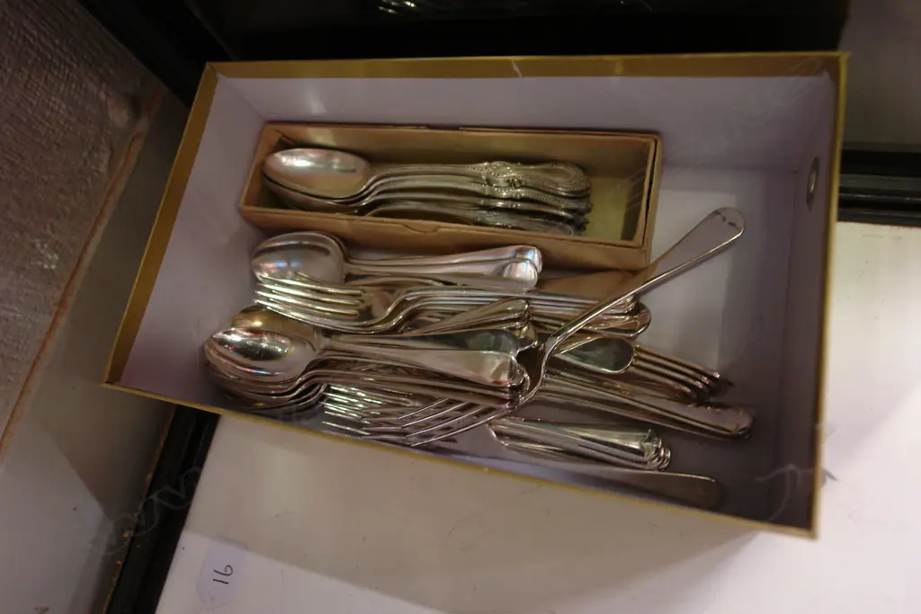 SMALL BOX EP CUTLERY Image 1++