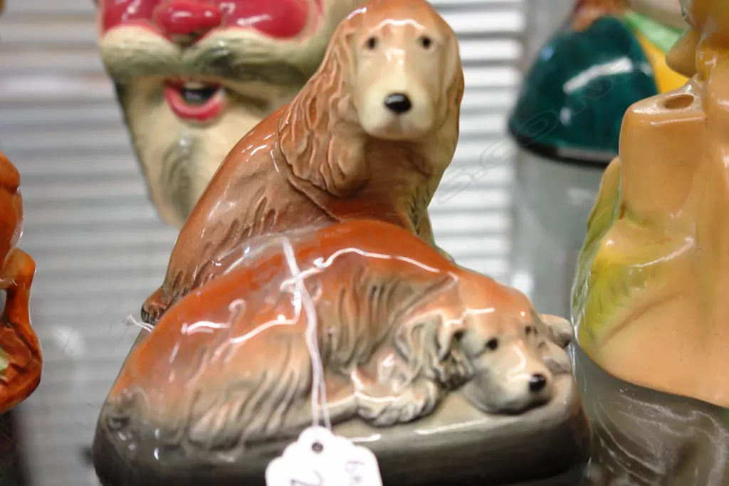 C.L. TWO DOGS ORN. - COLOURED Image 1++