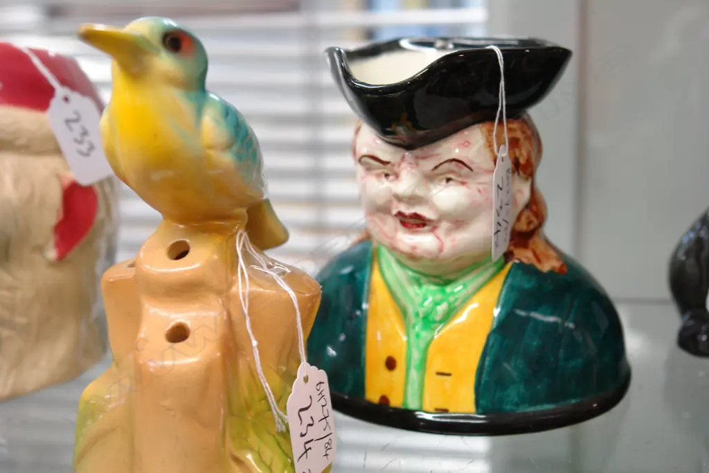 C.L. CHARACTER JUG & KINGFISHER Image 1++