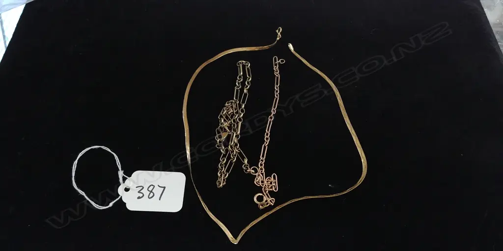 THREE 9CT GOLD CHAINS 13gms Image 1++