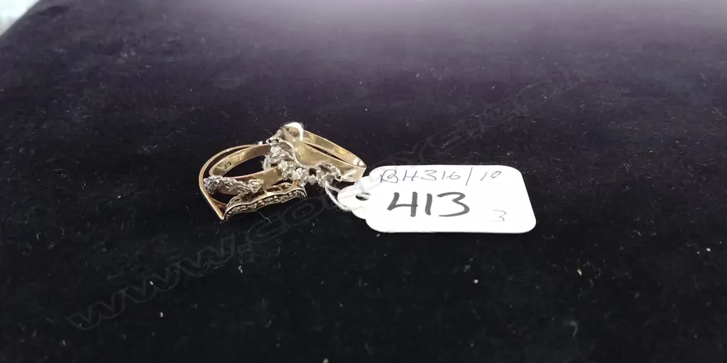 THREE 9CT GOLD AND DIAMOND BANDS 5.6gms Image 1++