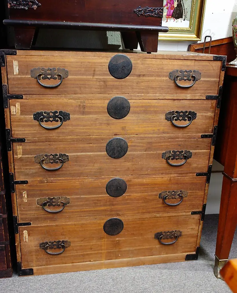 EARLY 1900'S PAULOWNIA WOOD TANSU Image 1++