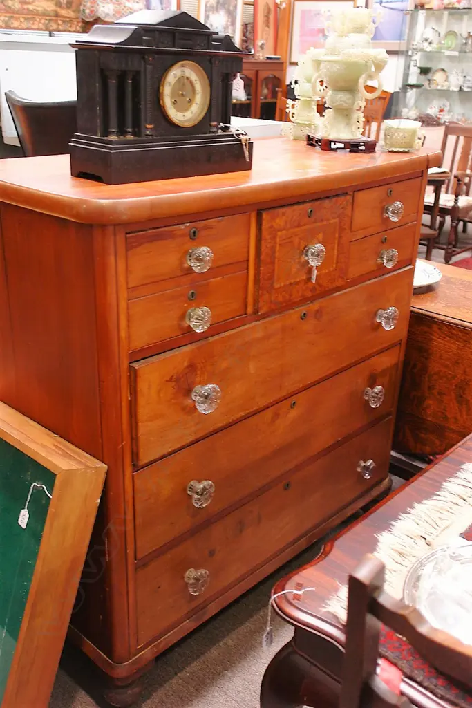 KAURI CHEST OF DRAWERS W/ CRYSTAL HANDLES Image 1++