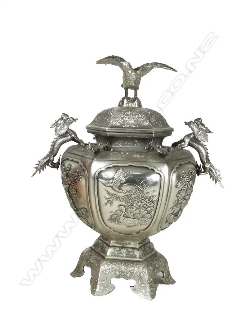 An Oriental silvered metal koro and cover Image 1++