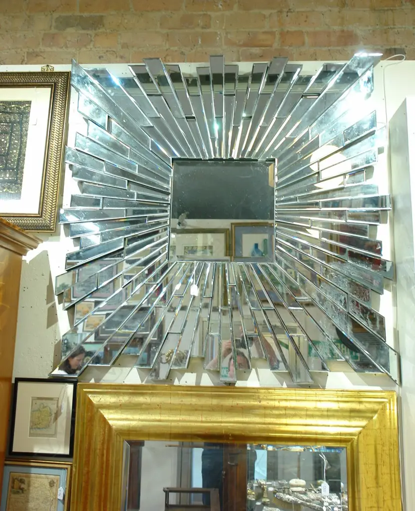 MODERN "SHATTERED" STYLE MIRROR Image 1++