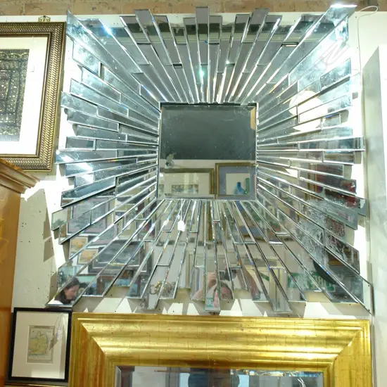 MODERN "SHATTERED" STYLE MIRROR