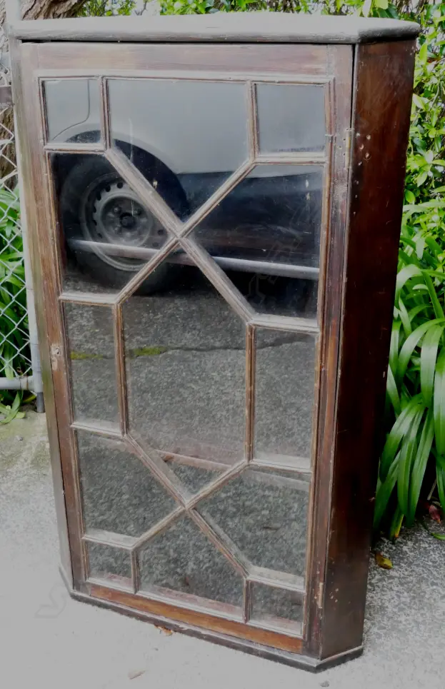 ANTIQUE CORNER CUPBOARD Image 1++