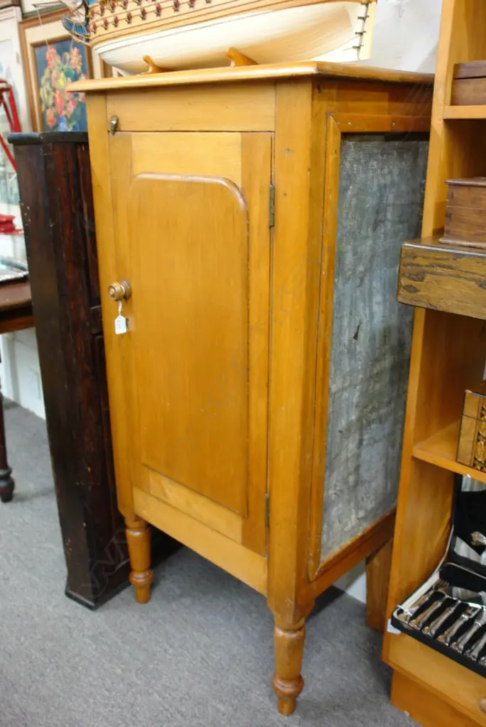 COLONIAL KAURI FOOD SAFE Image 1++