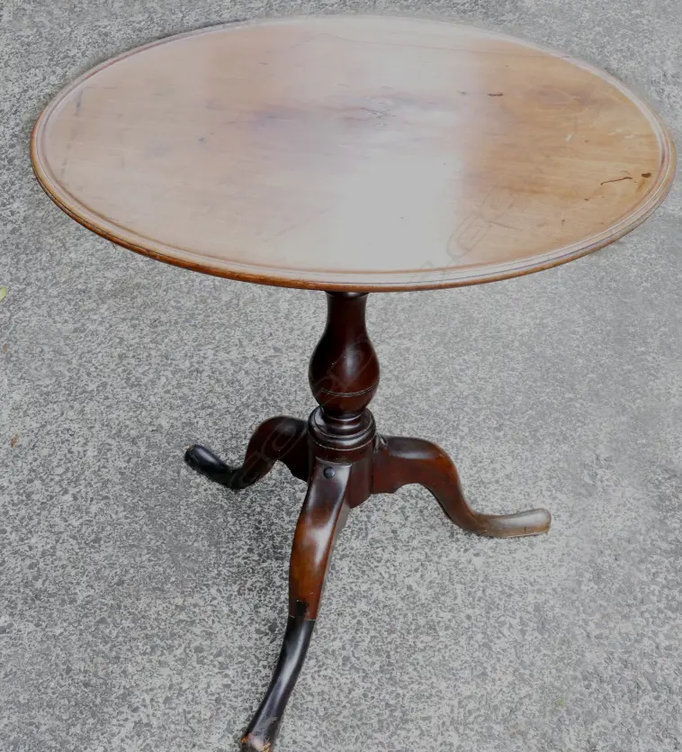 ANTIQUE WINE TABLE Image 1++