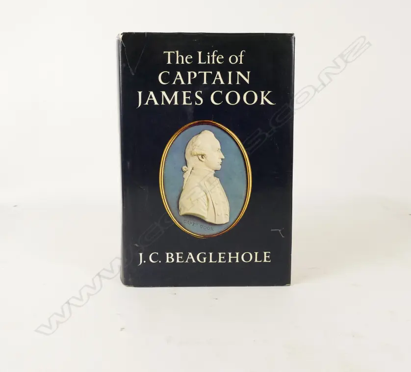 LIFE OF CAPT COOK - BEAGLEHOLE 1974 Image 1++