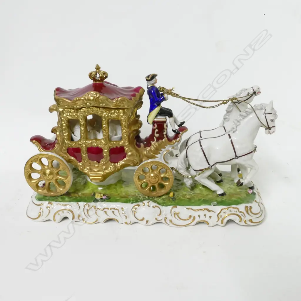 A Dresden porcelain coach and horses Image 1++