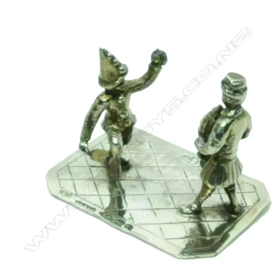 An early 20thC Hanau silver figural piece