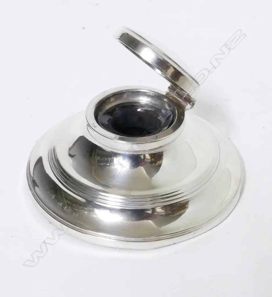 A silver inkwell Image 1++