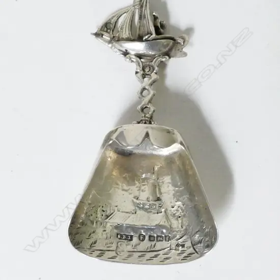 A 19thC Dutch silver caddy spoon