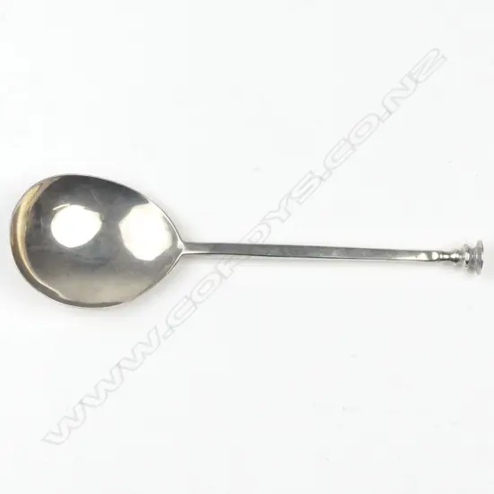 A George II bottom marked seal top silver spoon