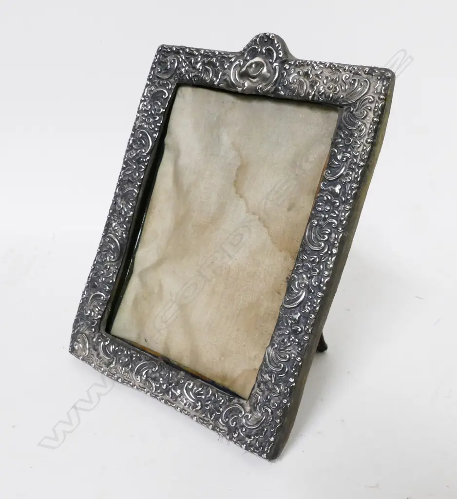 An Edwardian silver photo frame Image 1++