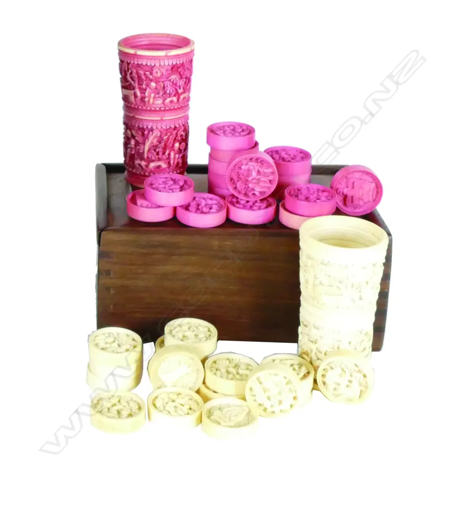 An old Chinese finely carved ivory draught set Image 1++