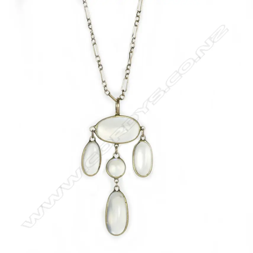 A vintage 9ct. gold and moonstone necklace Image 1++