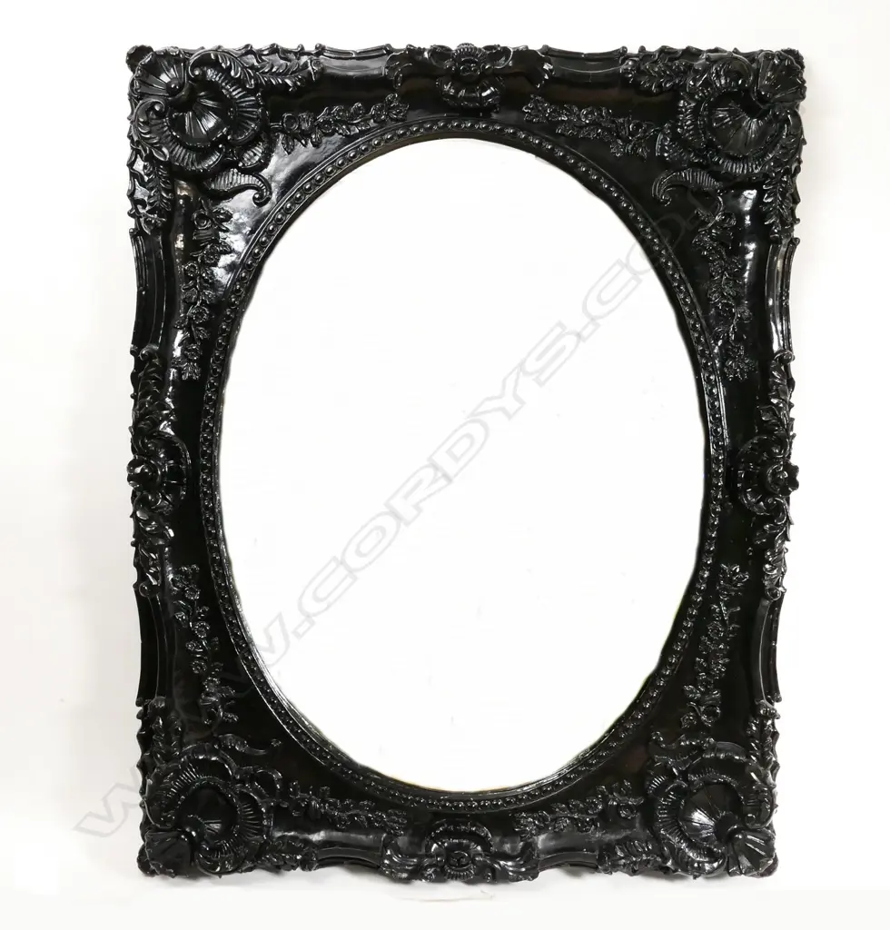 A large and decorative mirror Image 1++