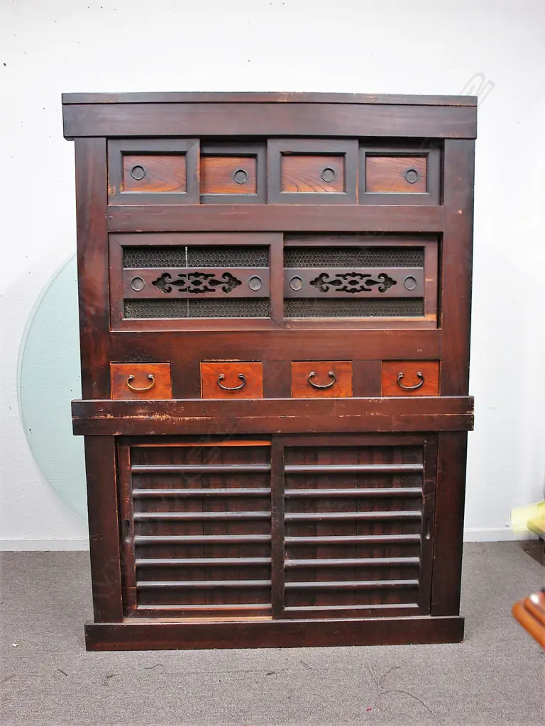 An old two stage Japanese tansu Image 1++