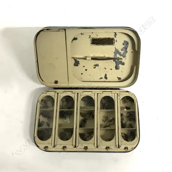 A quality A.C. Farlow Pralon japanned black fly box