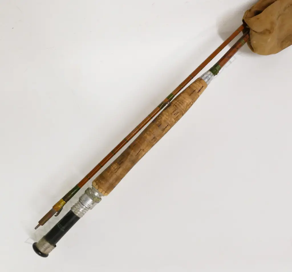 A W.H.Tisdalls Ltd. two-piece split cane fly rod Image 1++