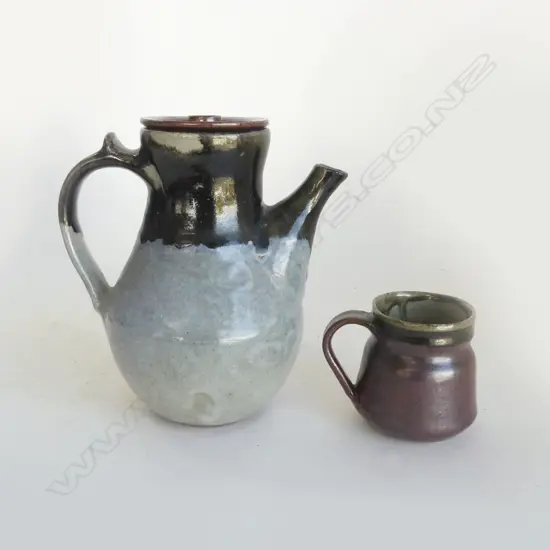 Doreen Blumhardt (1914-2009) lidded coffee pot and mug,
