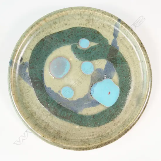 Doreen Blumhardt (1914-2009) circular dish,