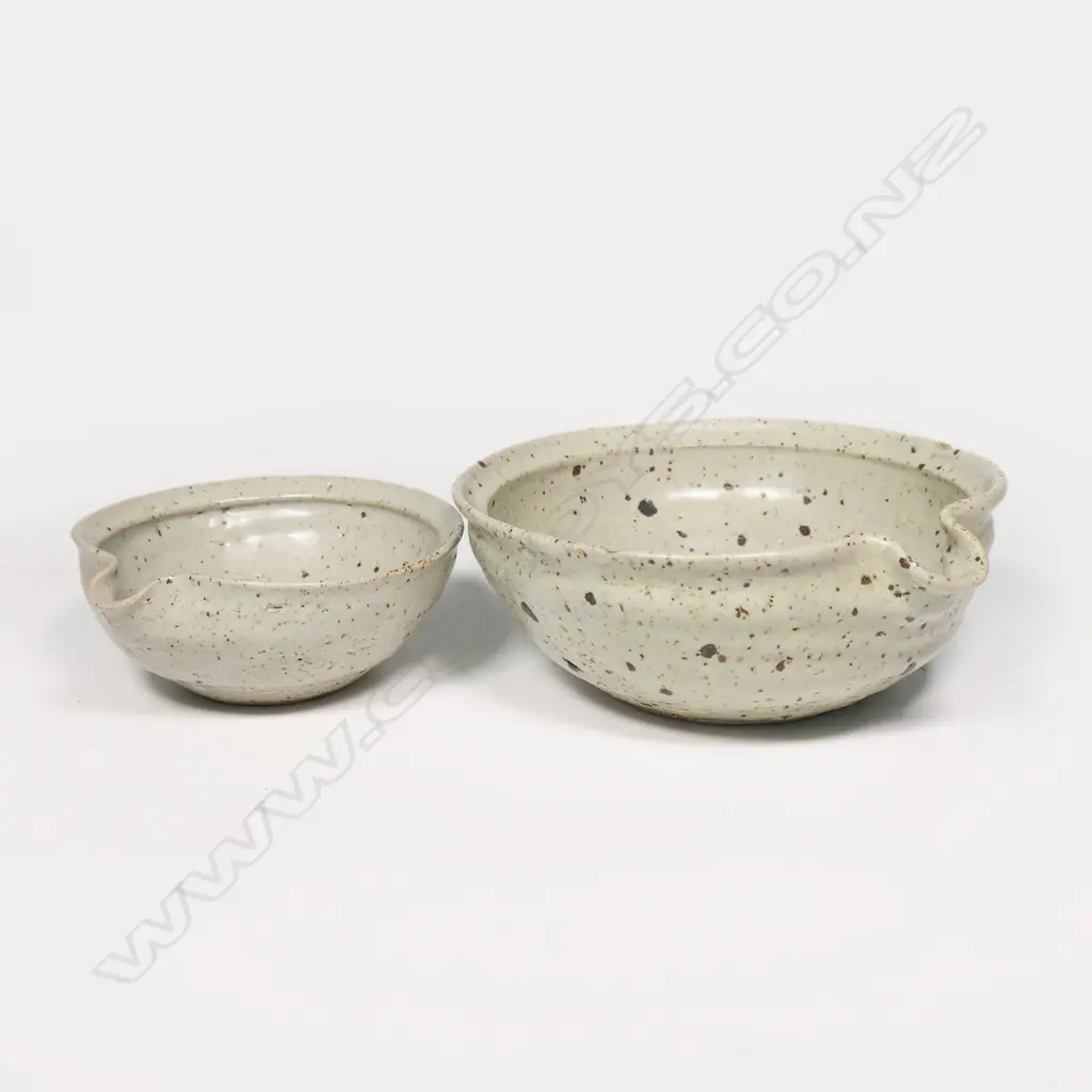 Two Len Castle (1924-2011) 1970s pouring bowls, Image 1++