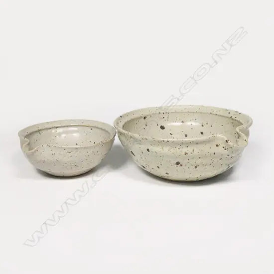 Two Len Castle (1924-2011) 1970s pouring bowls,