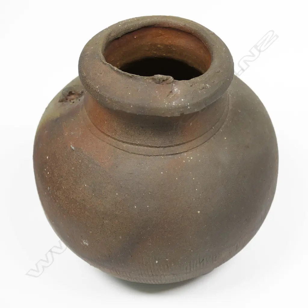 A Chester Nealie (1942-) anagama gourd form vase, Image 1++