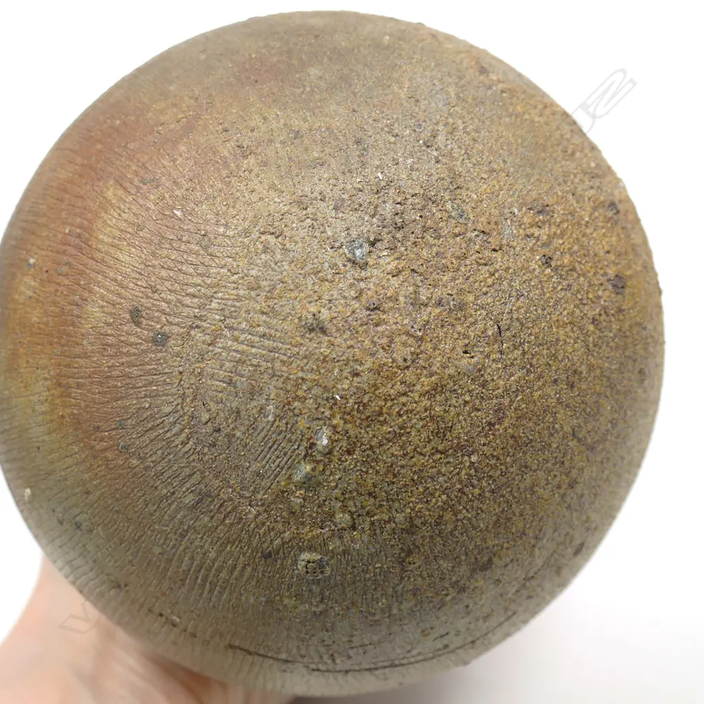 A Chester Nealie (1942-) anagama gourd form vase, Image 1++