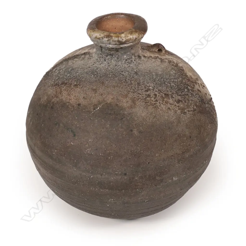 Chester Nealie spherical anagama fired vase, Image 1++