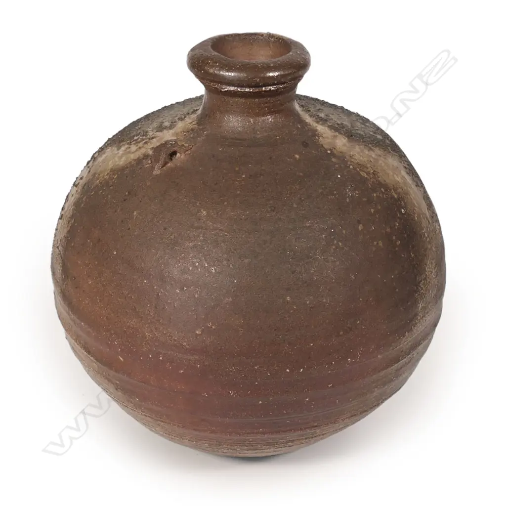 Chester Nealie spherical anagama fired vase, Image 1++
