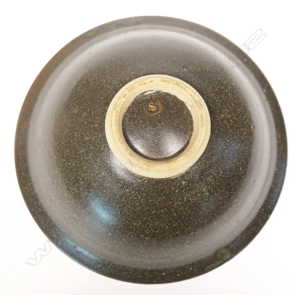 Graeme Storm footed bowl, Image 1++