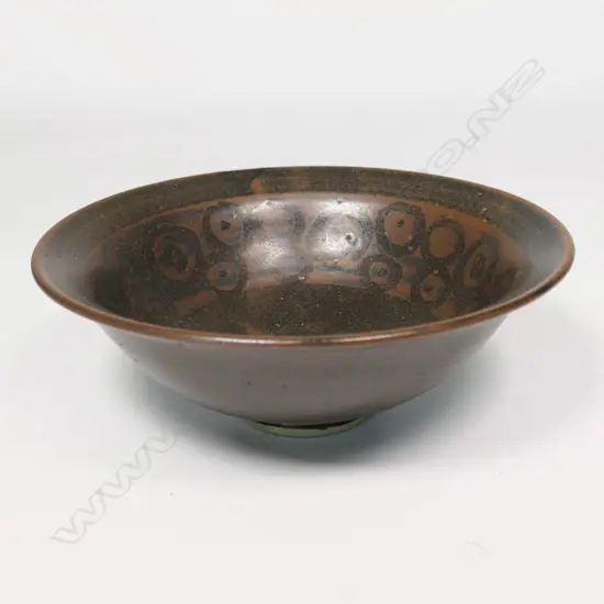 Graeme Storm footed bowl,