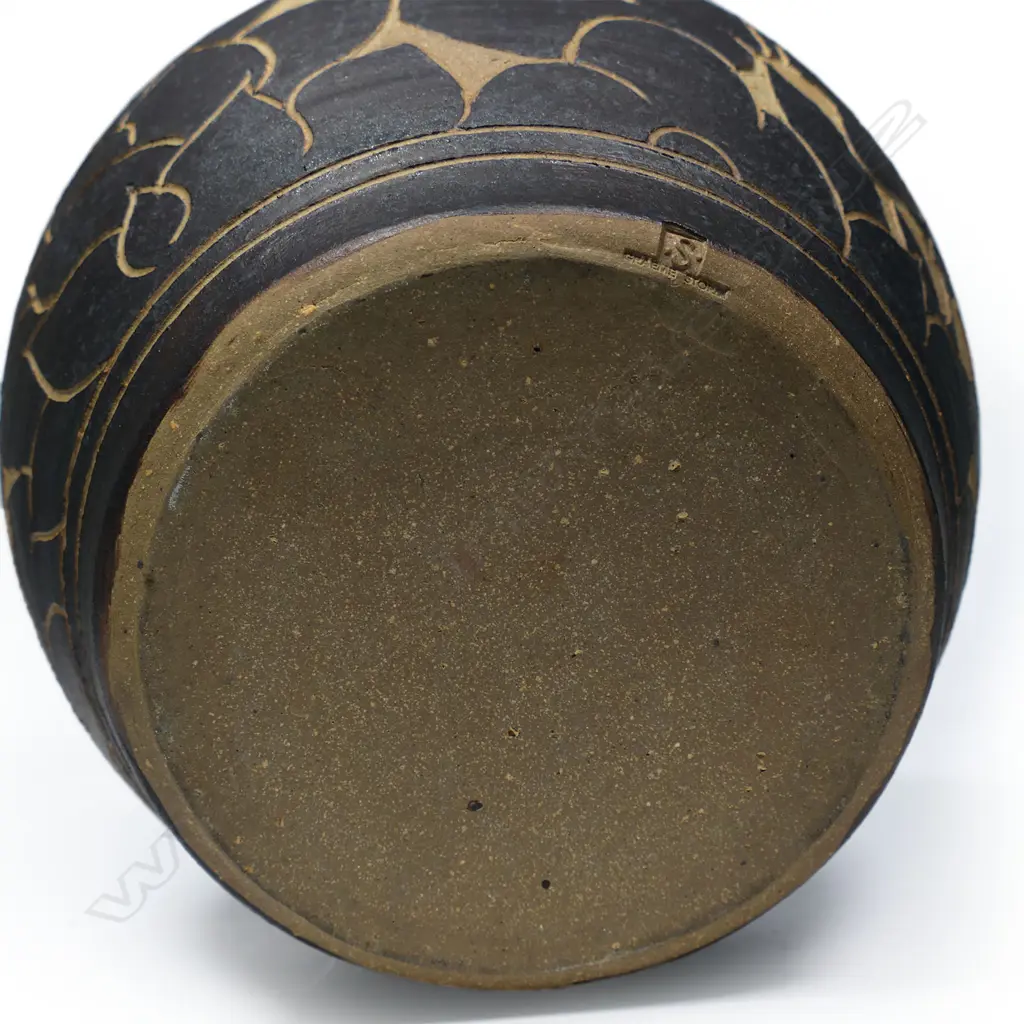 Graeme Storm stoneware vase, Image 1++