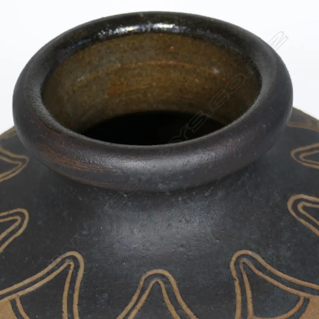 Graeme Storm stoneware vase, Image 1++