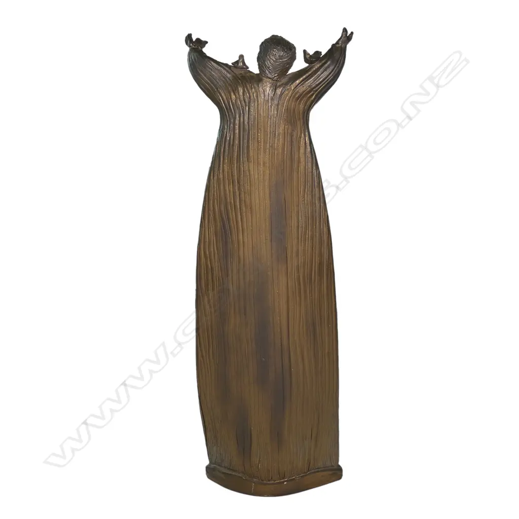 Paul Laird pottery figure, Image 1++