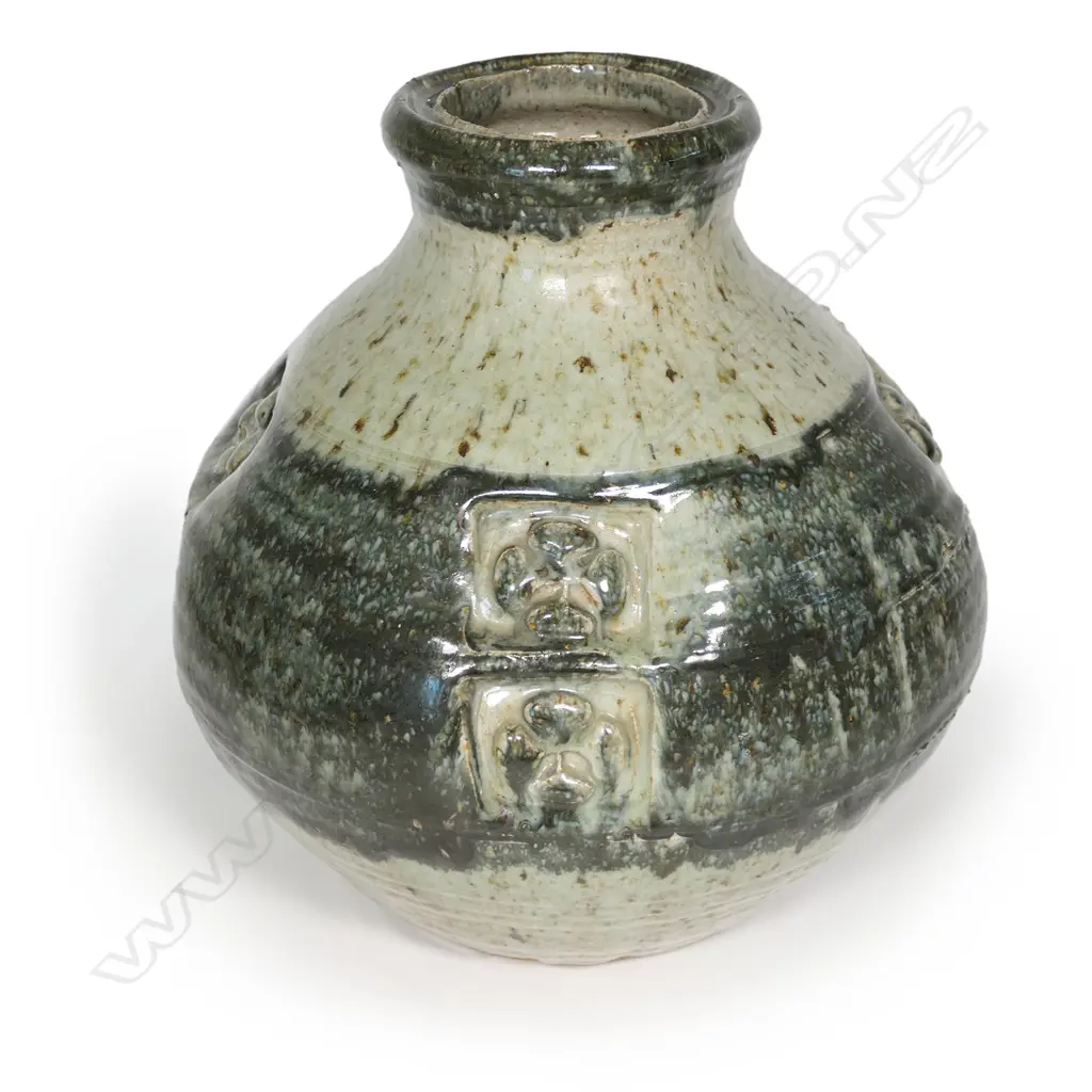 Warren Tippett (1941-1994) large and impressive vase of wide ovoid form, Image 1++