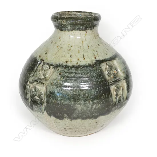 Warren Tippett (1941-1994) large and impressive vase of wide ovoid form,