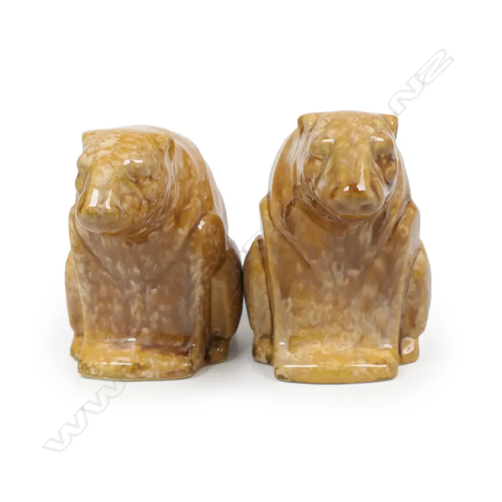 A pair of early Crown Lynn Polar Bear bookends, Image 1++