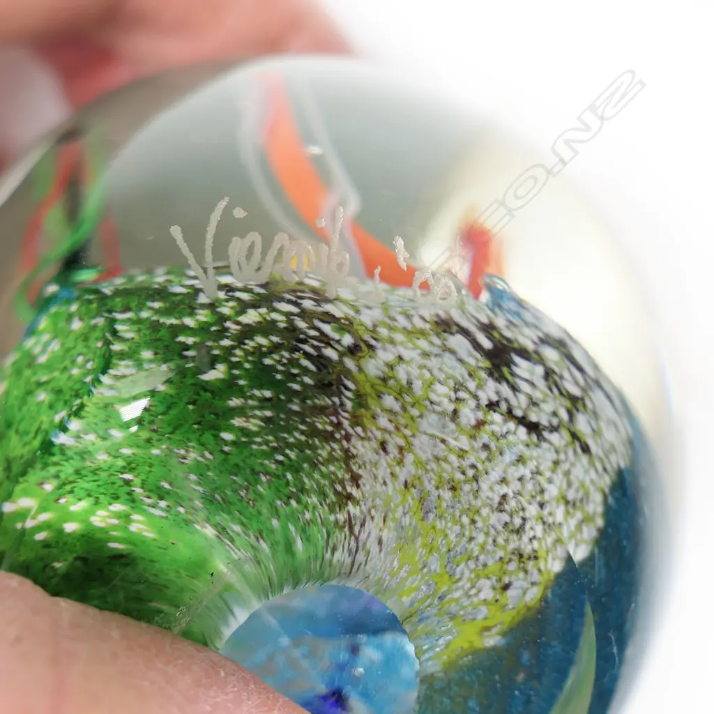 Peter Viesnek dichroic glass paper weight, Image 1++