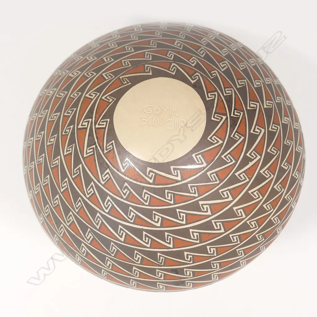 Goyin Silveira (Mexico) a fine Mata Ortiz ceramic pot, Image 1++