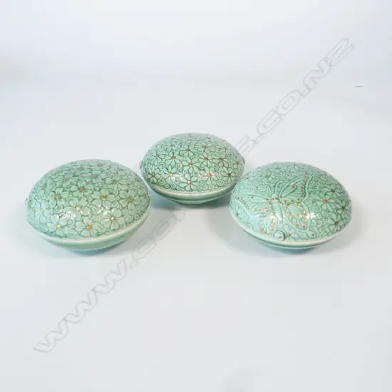 Keum Sun Lee/Sang Sool Shim three trinket boxes,