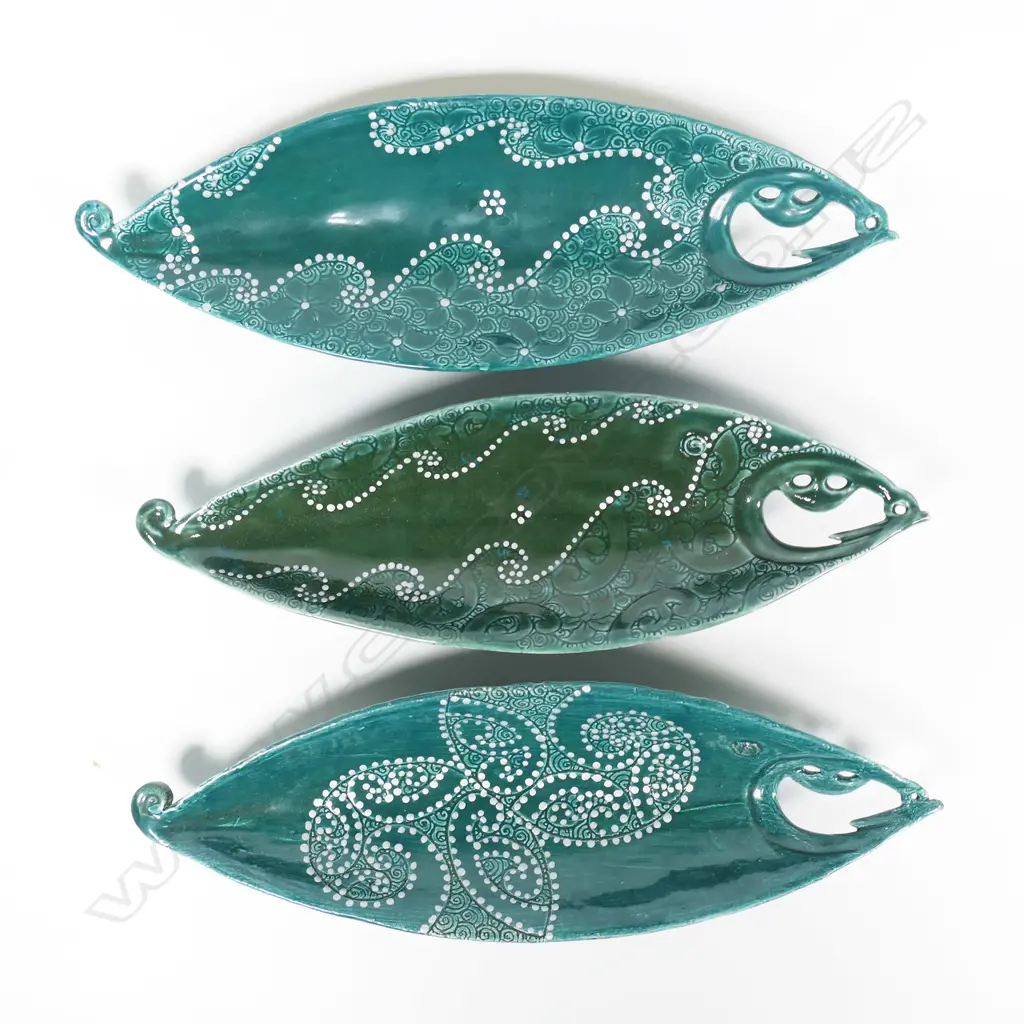 Keum Sun Lee/Sang Sool Shim three canoe shaped dishes, Image 1++