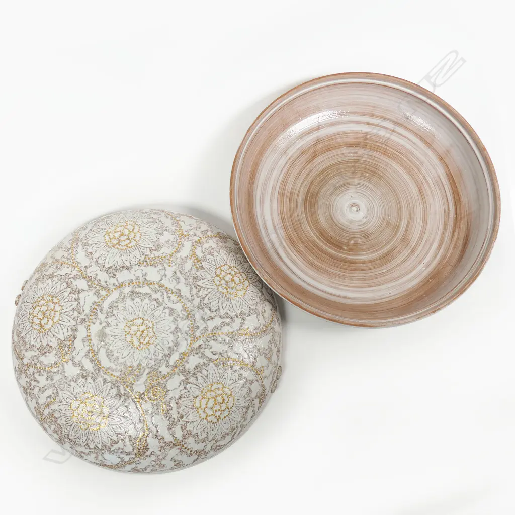 Keum Sun Lee/Sang Sool Shim lidded dish, Image 1++