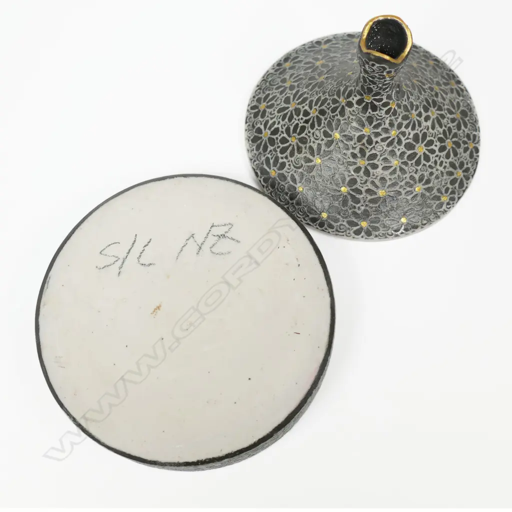 Keum Sun Lee/Sang Sool Shim tangine trinket box, Image 1++