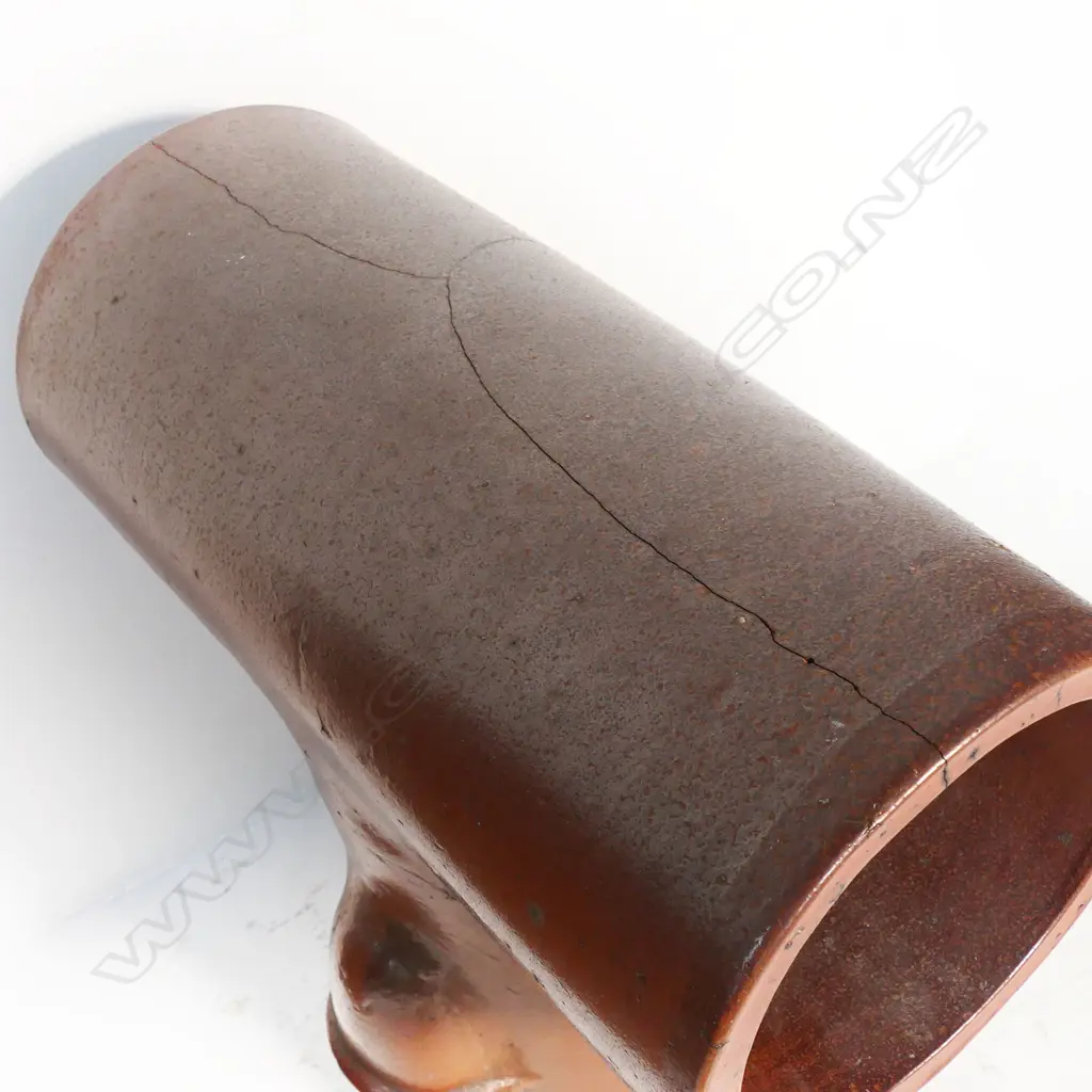 Old Amalgamated Brick & Pipe Co. salt glazed chimney pot of T-form with crack to top H.735mm Image 1++