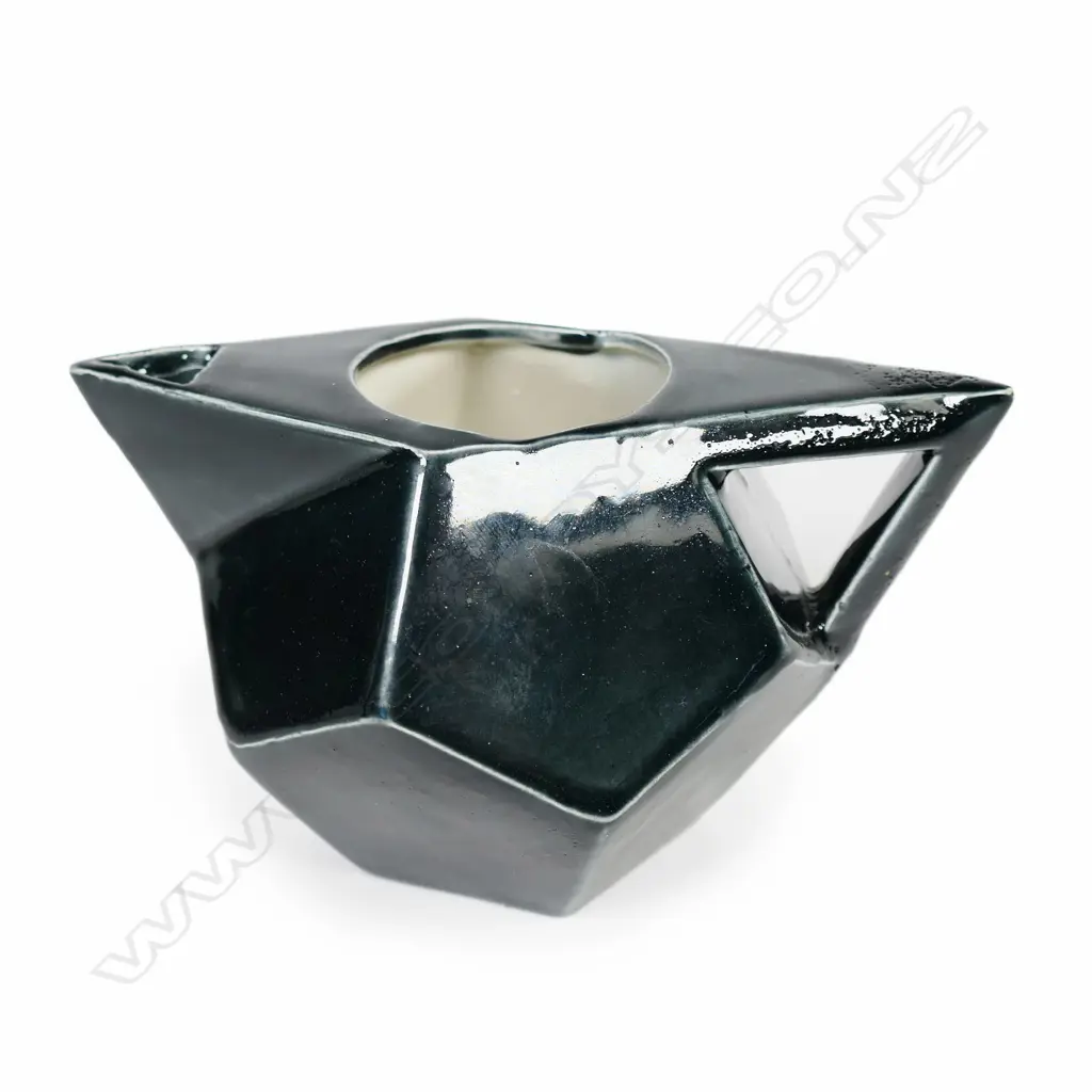 Roy Cowan geometric cream jug black glaze. H.80mm. Image 1++